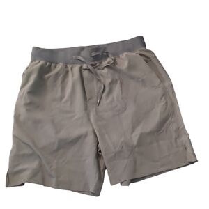 Soothfeel green shorts size Medium